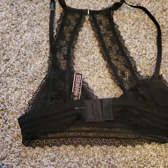 BRAND NEW VS bralette - Picture 4 of 5
